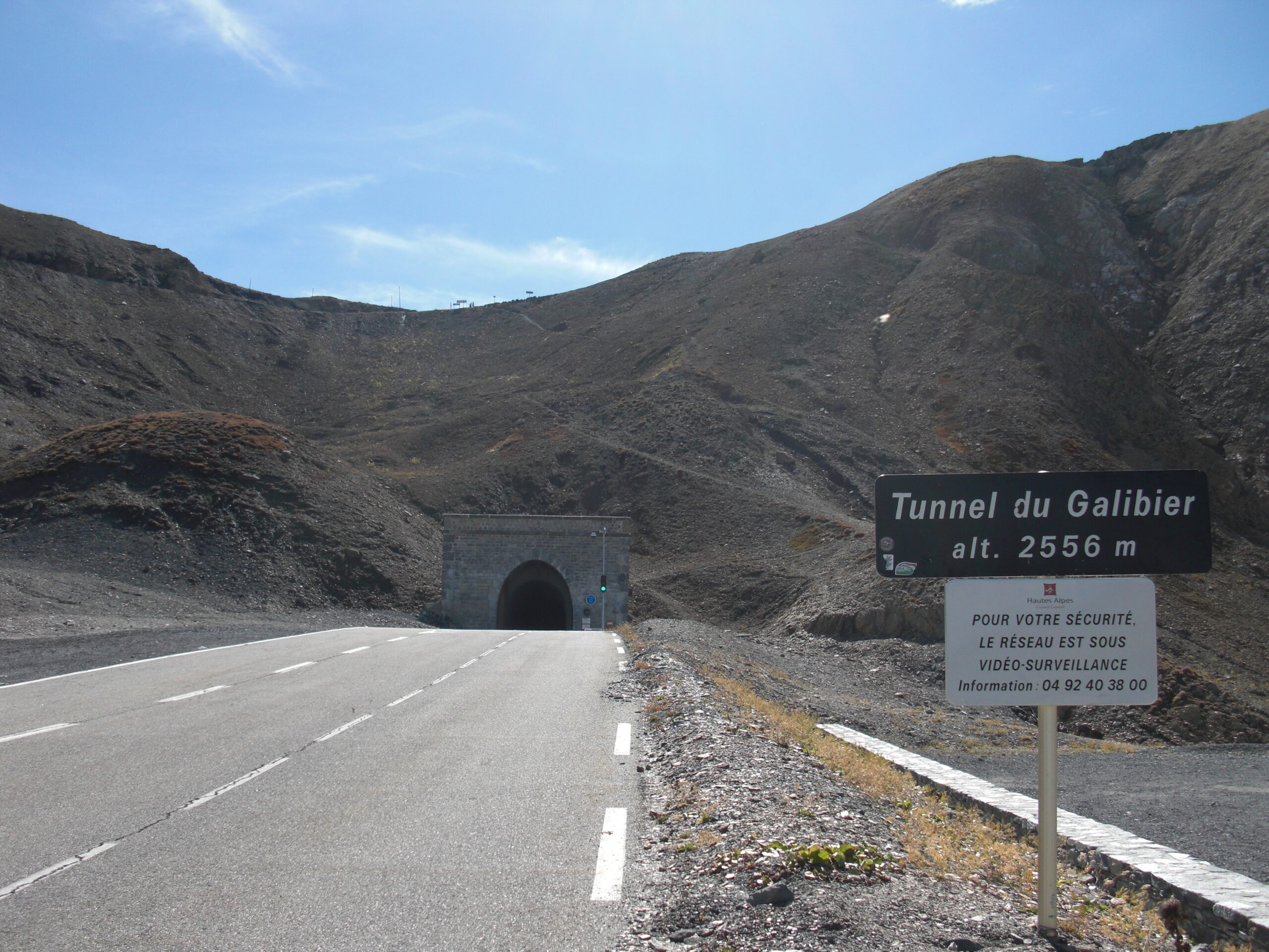 Savoie : Le tunnel du Galibier a enfin ré-ouvert ses portes post thumbnail image